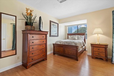 Bright, stylish, and move-in ready! This beautifully maintained - photo 18