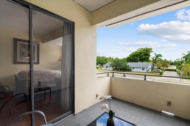 Bright, stylish, and move-in ready! This beautifully maintained - photo 20