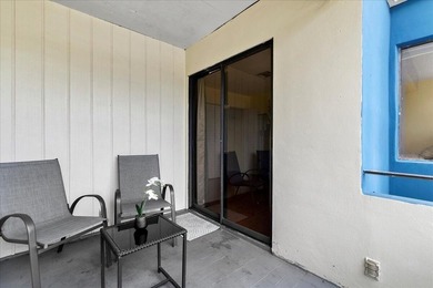 Bright, stylish, and move-in ready! This beautifully maintained - photo 21