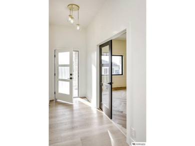 Susan Hawkins, M: , SusanHawkinsGroup,   - Exquisite Luxury