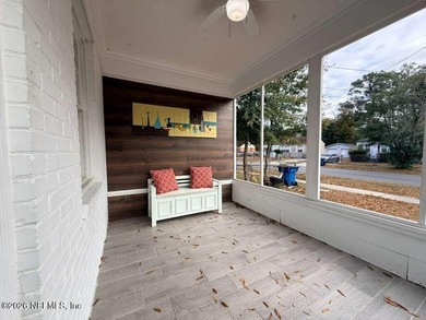 PRICE TO SELL!!!!!! Charming and full of character! This - photo 4