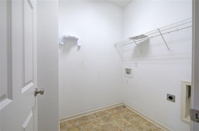 Having It All! That is what describes this stately 3 Bedroom, 3 - photo 45