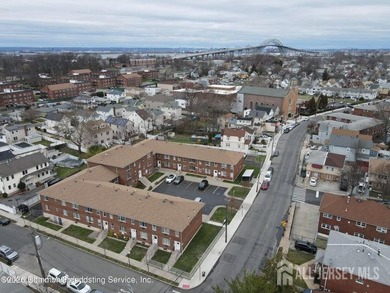 Standout opportunity: this building is not rent stabilized - photo 1