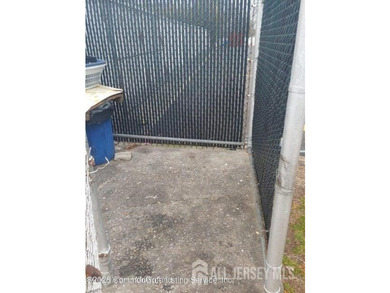 Standout opportunity: this building is not rent stabilized - photo 10