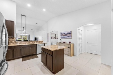 This beautifully updated lakefront villa blends timeless comfort - photo 17