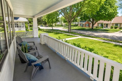 Whitefish Bay charm meets modern luxury in this stunning - photo 19