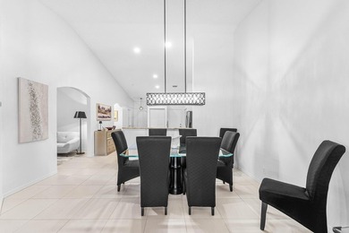 This beautifully updated lakefront villa blends timeless comfort - photo 20