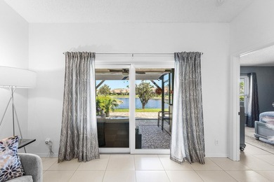 This beautifully updated lakefront villa blends timeless comfort - photo 24