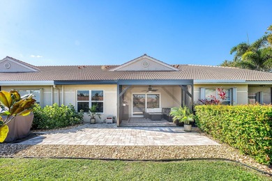 This beautifully updated lakefront villa blends timeless comfort - photo 35