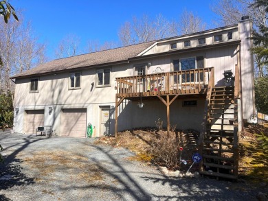 Lake Home For Sale in Jim Thorpe, Pennsylvania