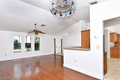 Lovingly maintained and nicely freshened up. This 3/2 Longshore - photo 5