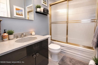 Move Right Into this beautifully maintained 3 bedroom 1.5 bath - photo 11