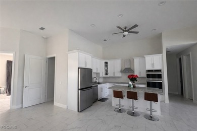 Custom Home with Luxury Finishes & Resort-Style Amenities An - photo 12
