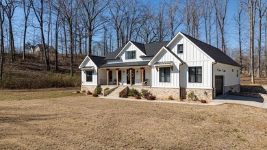 Stunning Modern Farmhouse in Crown Harbor Welcome to this - photo 5