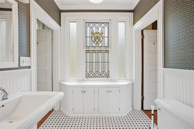 Welcome to this timeless Highland Park gem, where classic - photo 25