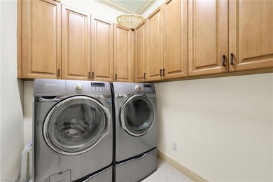 Welcome to this exceptional 4-bedroom, 4-bath residence offering - photo 28