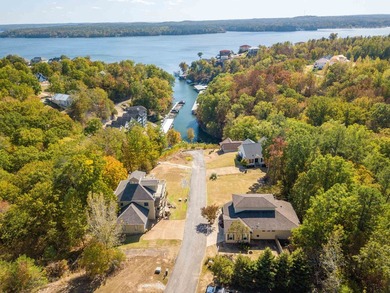 Wake up to breathtaking views of Pickwick Lake from nearly every - photo 37