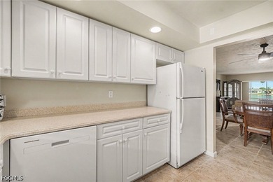 Fantastic first floor, fully furnished 2 bedroom 2 bath Gulf - photo 4
