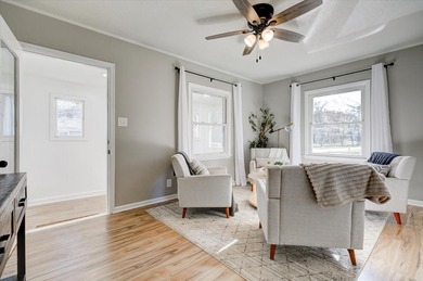 This charming 3 bedroom, 2 bath bungalow in the heart of Des