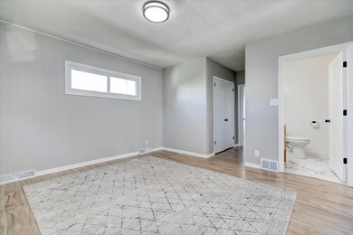 This charming 3 bedroom, 2 bath bungalow in the heart of Des