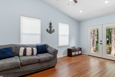 Cute cottage in a PRIME location, right by the Island! - photo 11