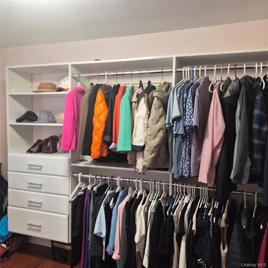 Beautifully updated 2-bedroom, 1-bath brigh unit in the - photo 13