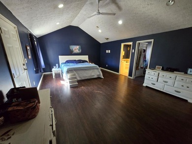 Step inside this great opportunity in Indianapolis! Built in