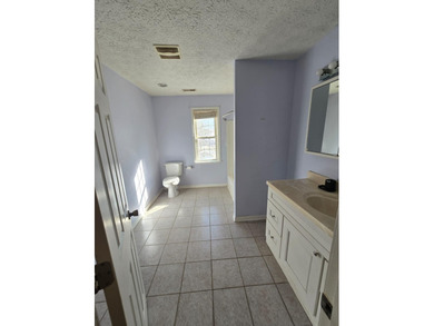 Step inside this great opportunity in Indianapolis! Built in