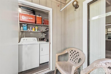 Motivated Seller!! Ground Floor Unit! This cozy 2 bedroom, 2 - photo 21
