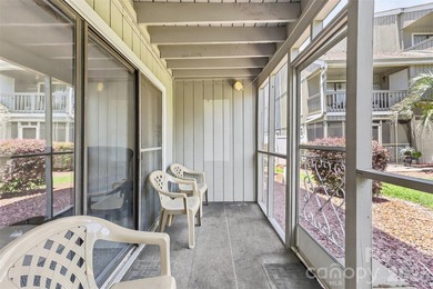 Motivated Seller!! Ground Floor Unit! This cozy 2 bedroom, 2 - photo 22