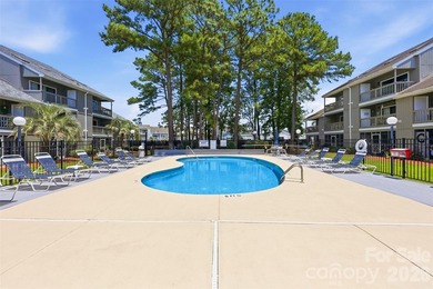 Motivated Seller!! Ground Floor Unit! This cozy 2 bedroom, 2 - photo 26