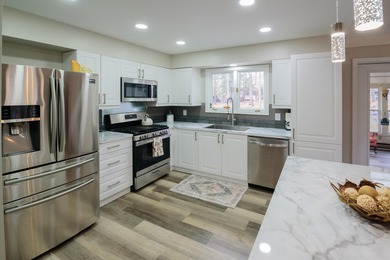OPEN HOUSE 3/22 &3/23 11:00 AM- 3:00 PM MUST SEE! Undeniably - photo 3