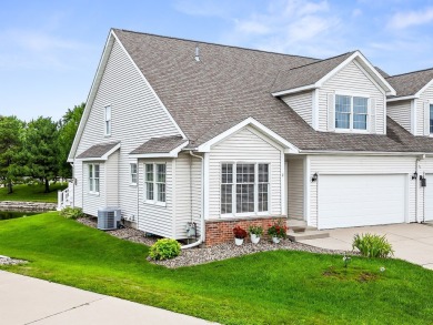 Lake Townhome/Townhouse For Sale in Bloomington, Illinois