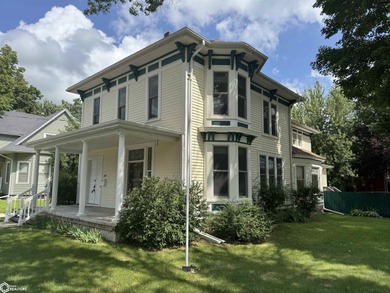 Clear Lake Home For Sale in Clear Lake Iowa