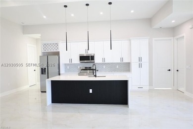 Discover this beautifully designed 5-bedroom, 4-bathroom corner - photo 8