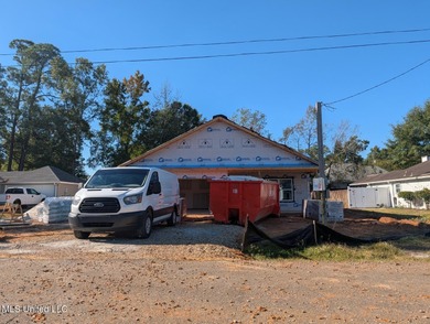 Twin Lakes Home Sale Pending in Diamondhead Mississippi