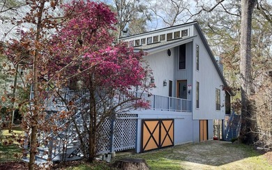 Suwannee River Home For Sale in Fort White Florida