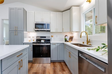 Welcome to this brand new 3 bedroom, 2 bathroom home in - photo 5