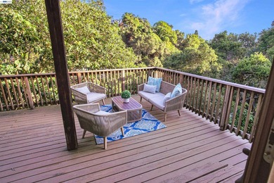 Welcome to 70 St. James Place - a beautifully reimagined - photo 11