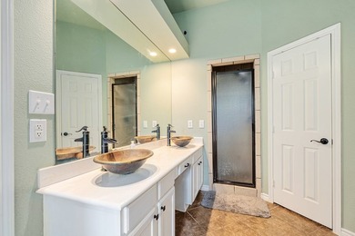 Beautiful & well maintained 4-bedroom, 2-bath home perfectly - photo 13