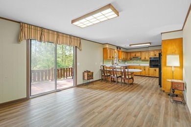 Seller is offering 5,000 in buyer's closing cost concessions!