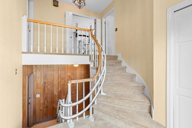 Seller is offering 5,000 in buyer's closing cost concessions!