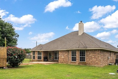 Beautiful & well maintained 4-bedroom, 2-bath home perfectly - photo 20