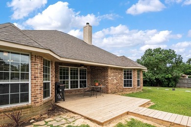Beautiful & well maintained 4-bedroom, 2-bath home perfectly - photo 21