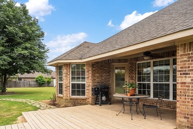 Beautiful & well maintained 4-bedroom, 2-bath home perfectly - photo 22