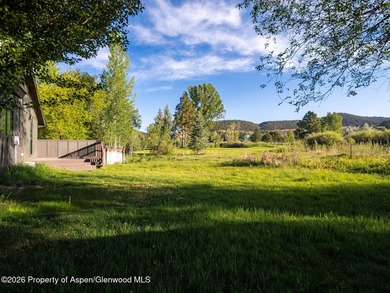 Tucked away on a quiet cul-de-sac backing directly to the golf - photo 25
