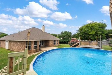 Beautiful & well maintained 4-bedroom, 2-bath home perfectly - photo 25