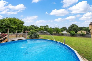 Beautiful & well maintained 4-bedroom, 2-bath home perfectly - photo 26