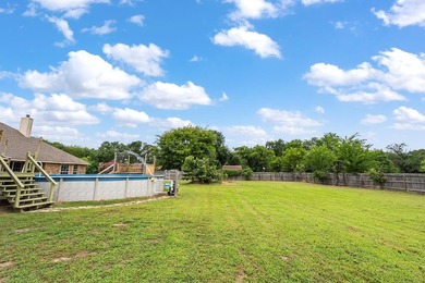 Beautiful & well maintained 4-bedroom, 2-bath home perfectly - photo 27