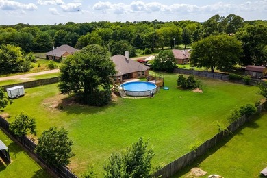 Beautiful & well maintained 4-bedroom, 2-bath home perfectly - photo 30